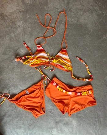 Maillot de bain Taille M trois pièces