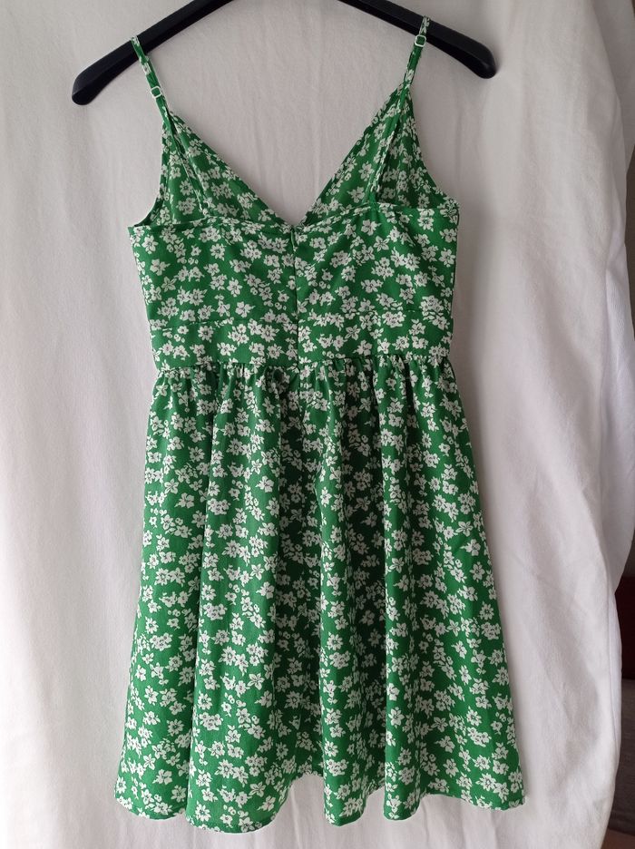 ROBE courte SHEIN Verte Fleurs Blanches - photo numéro 2