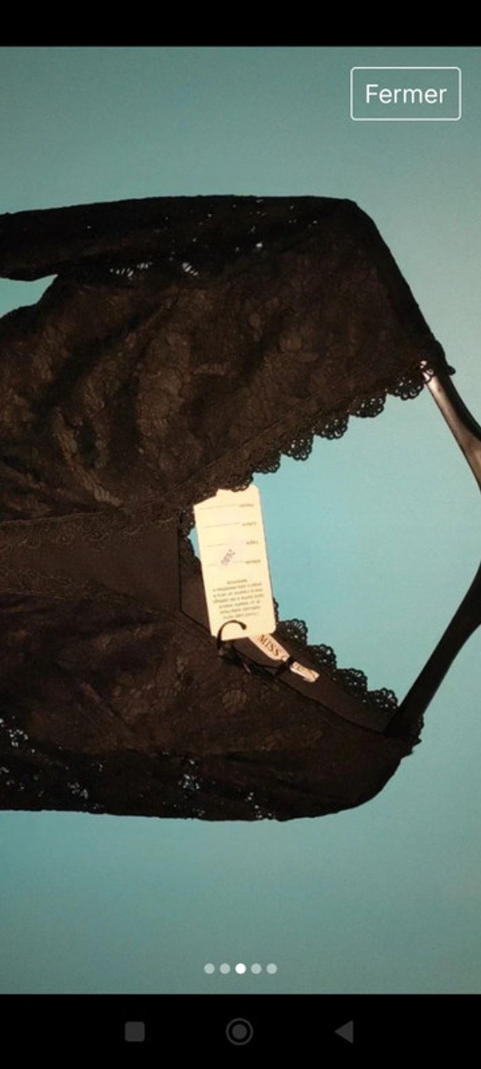 Très belle petite robe avec manches dentelles - photo numéro 3