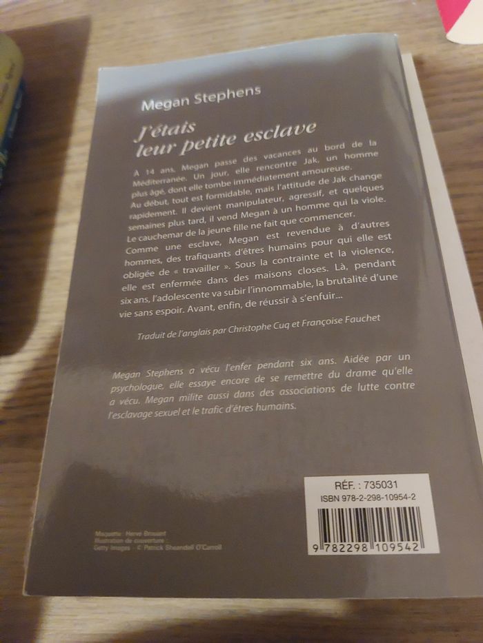 Livre megan stephens j'étais leur petite esclave - photo numéro 2