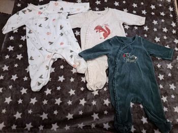 Lot 3 pyjamas gela 1 mois