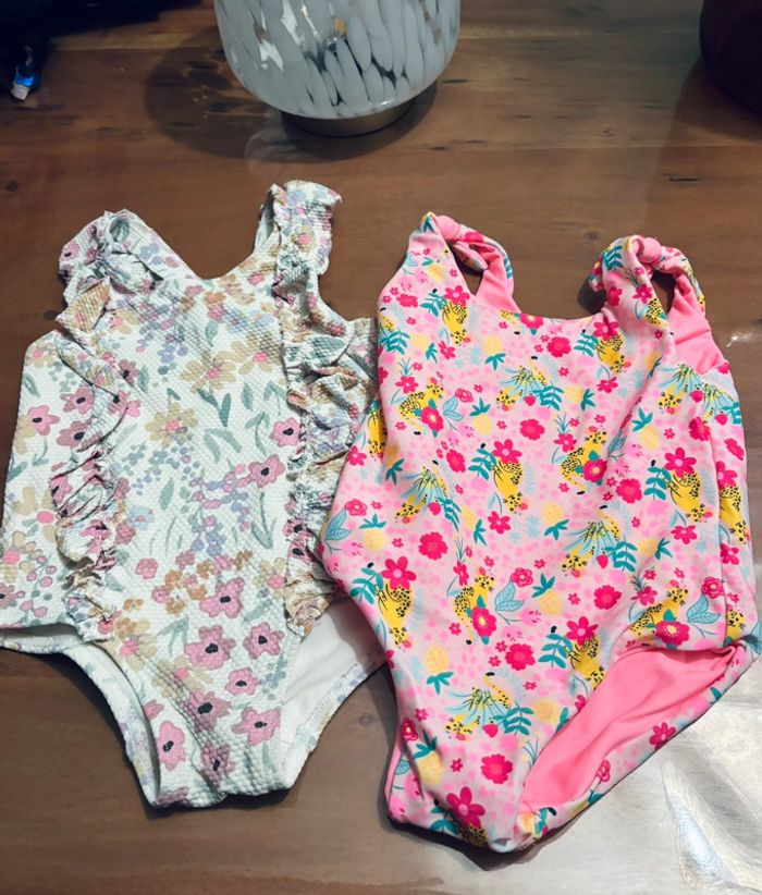 Lot de 2 maillots de bain 1 pièce. 6/9 mois