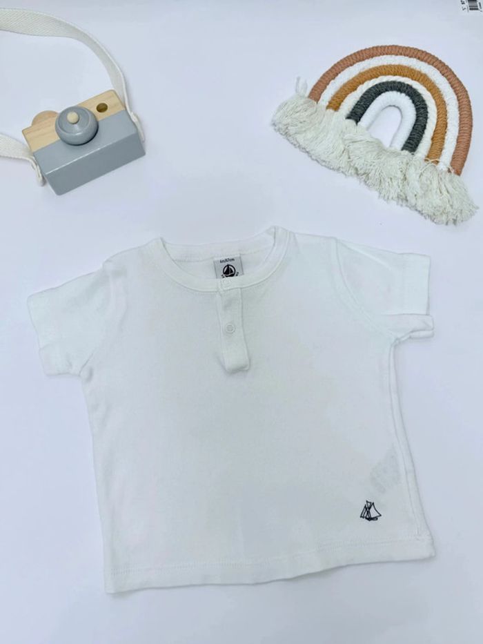 T-shirt Petit Bateau blanc talle 6 mois 67 cm