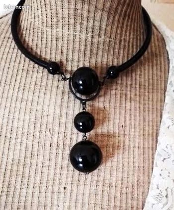 Collier 3 perles résine