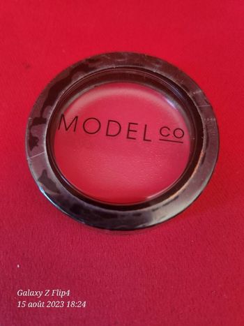 Crème lèvres et joues