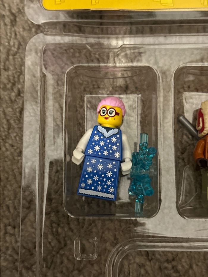 3 figurines Lego thème Noël - photo numéro 2