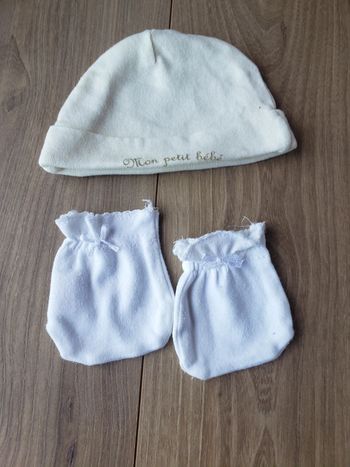 Bonnet de naissance et moufles