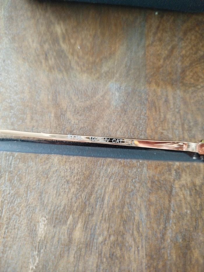 Lunettes de soleil - photo numéro 3