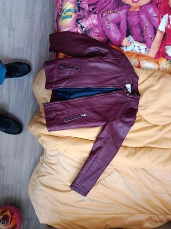 veste okaidi taille 8ans neuve