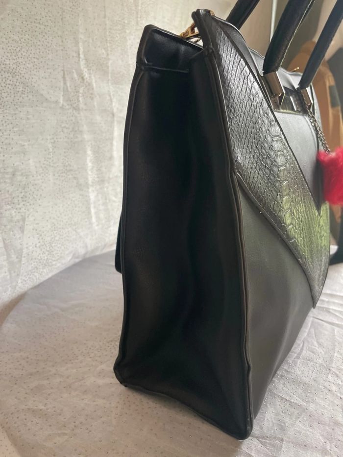 Joli sac noir, pompon - photo numéro 4