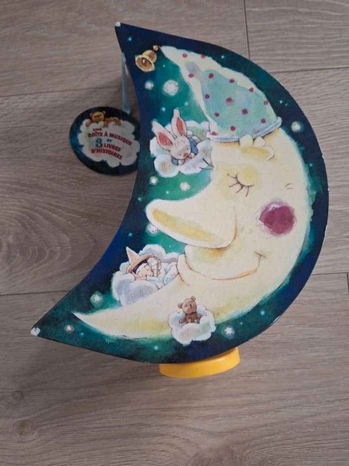 Une boite à musique et 3 livres d histoire Mon ami Pierrot - photo numéro 3