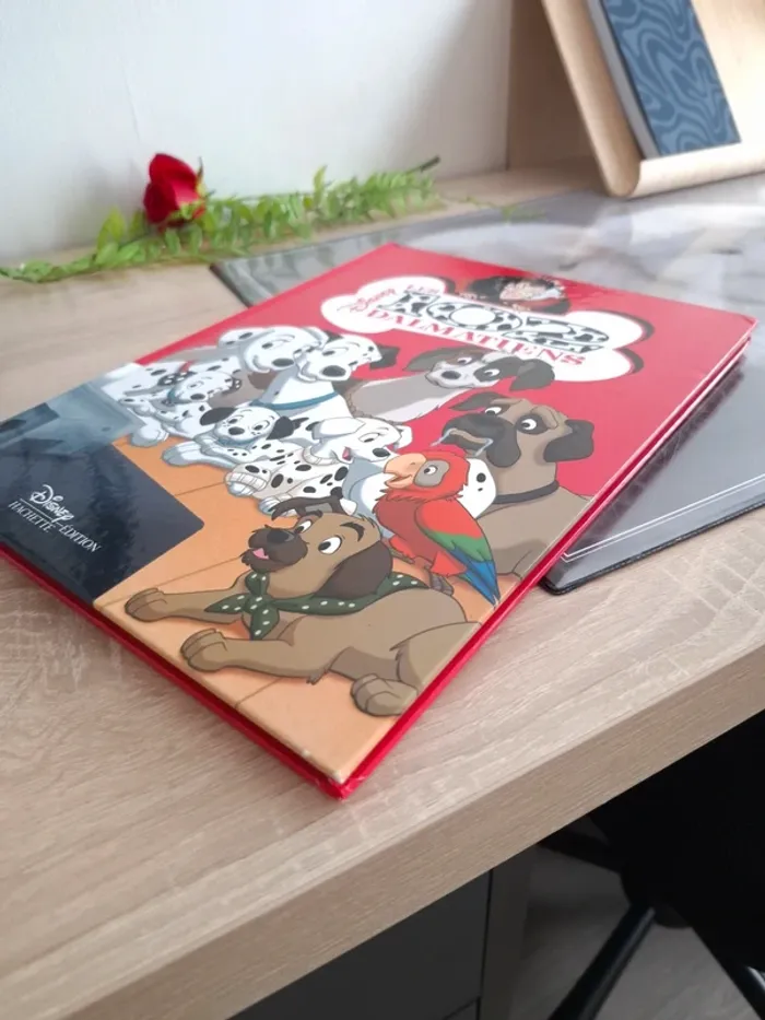 Livre Disney / Les 102 dalmatiens - photo numéro 3