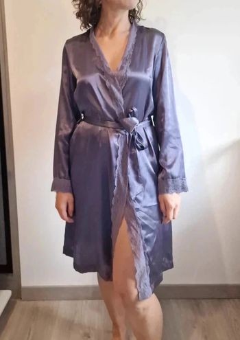 Robe de nuit violette