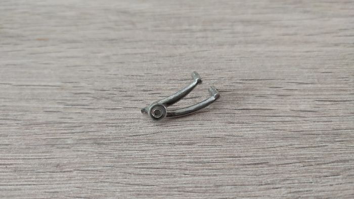 Support capote gauche pièce détachée miniature Mercedes Benz 300S 1955 Maisto 1/18 1/18ème #B66