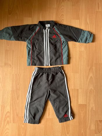 Beau survêtement/ensemble/jogging gris Adidas T. 18 mois/80 cm garçon TBE