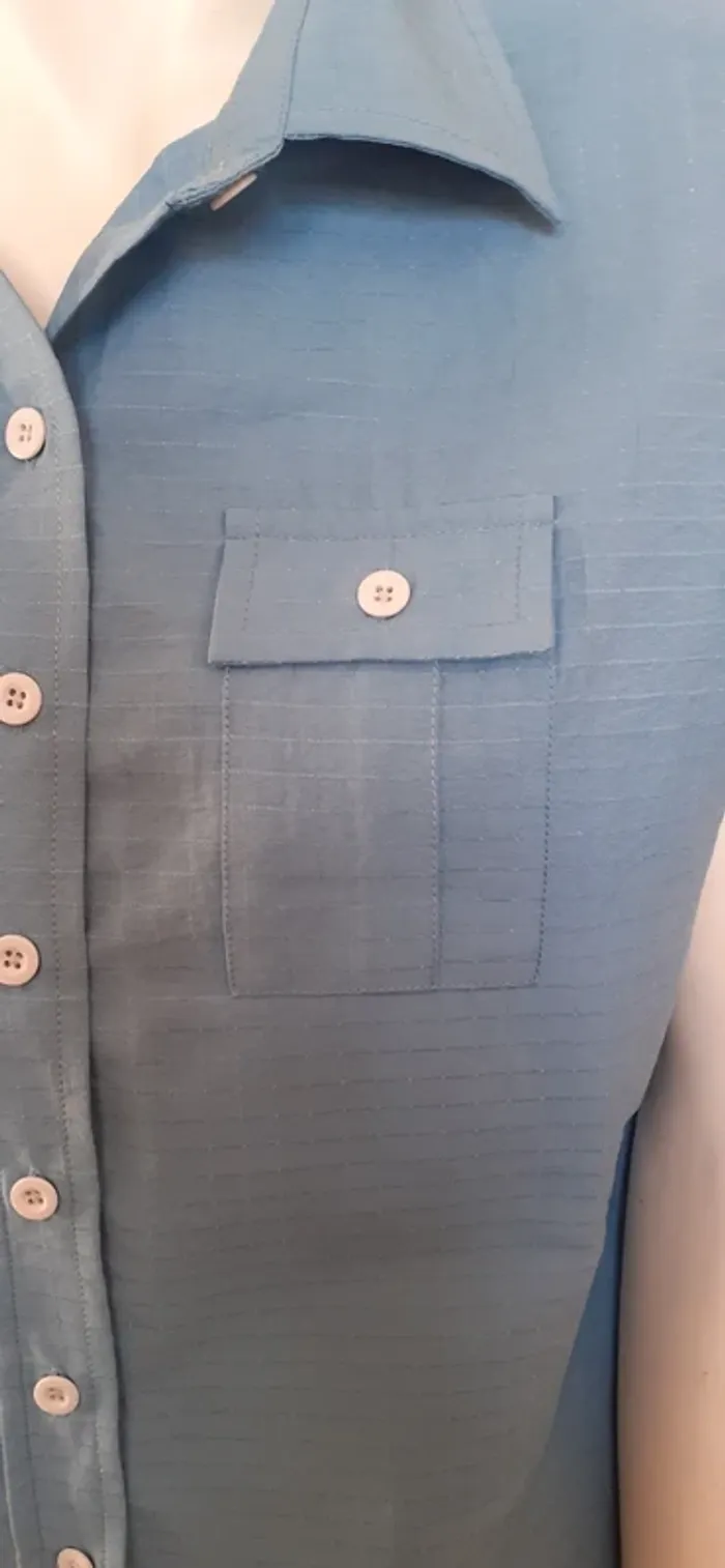 Jolie chemise sans manches - photo numéro 4