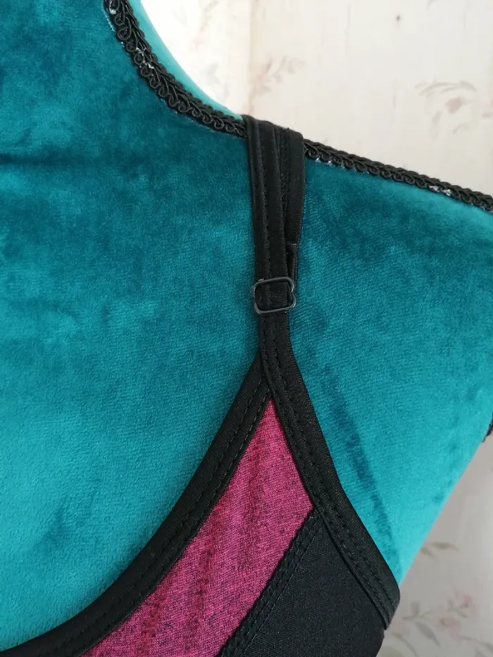Brassière de sport noire et bordeaux avec bretelles réglables / gémo / (L) - photo numéro 3