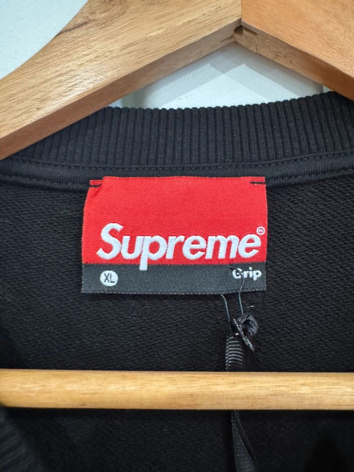 Pull / Sweat noir Supreme Taille XL - photo numéro 4
