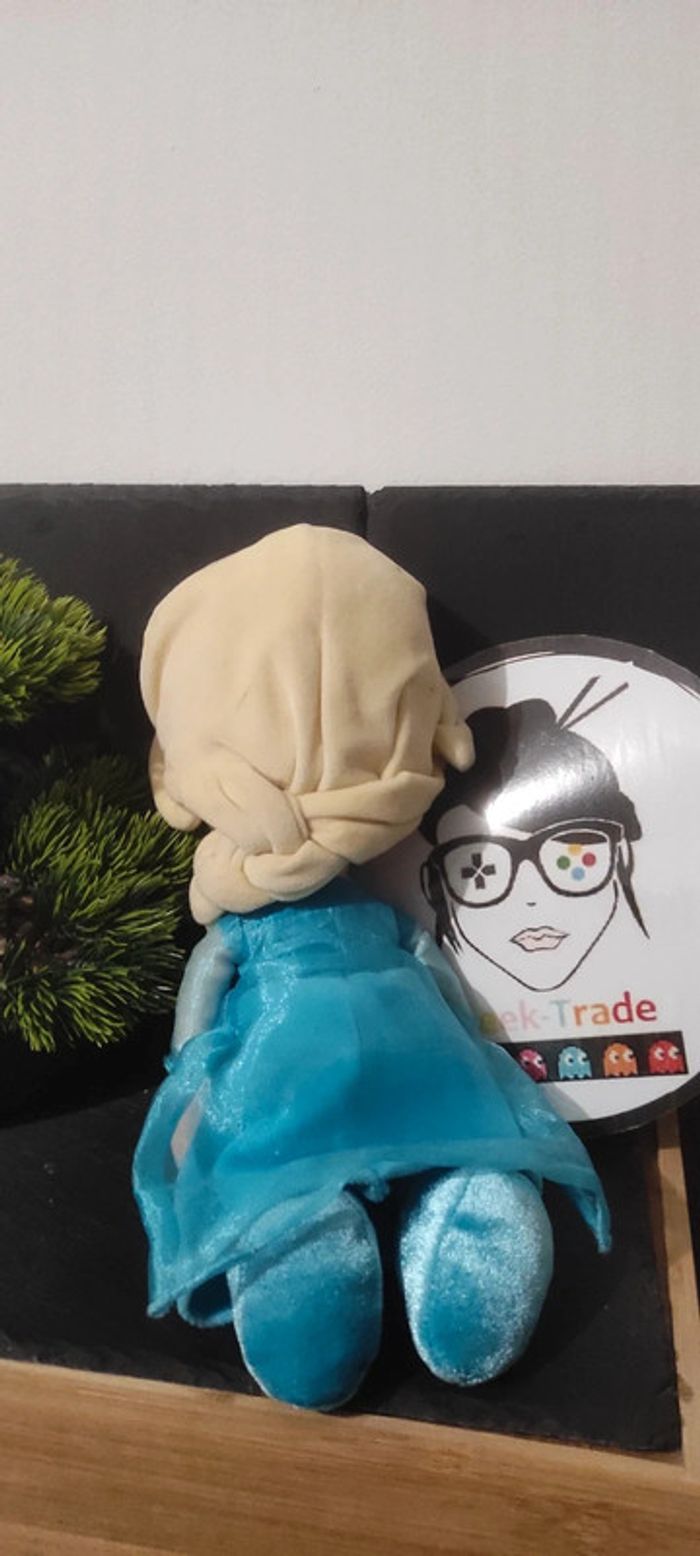 Peluche Elsa La Reine des Neiges Disney Nicotoy bleu poupée 34 cm - photo numéro 2