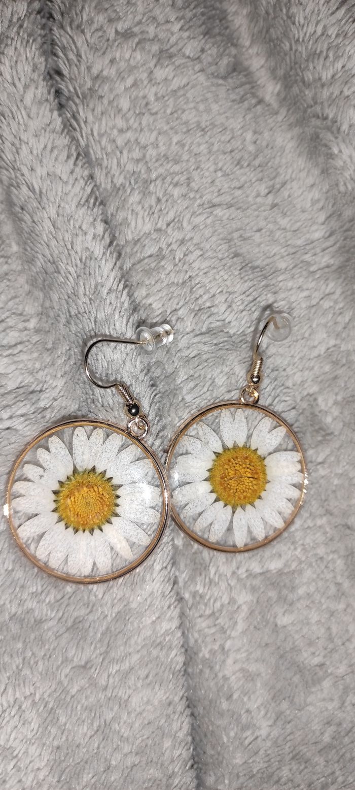 Boucles d'oreilles marguerite - photo numéro 2