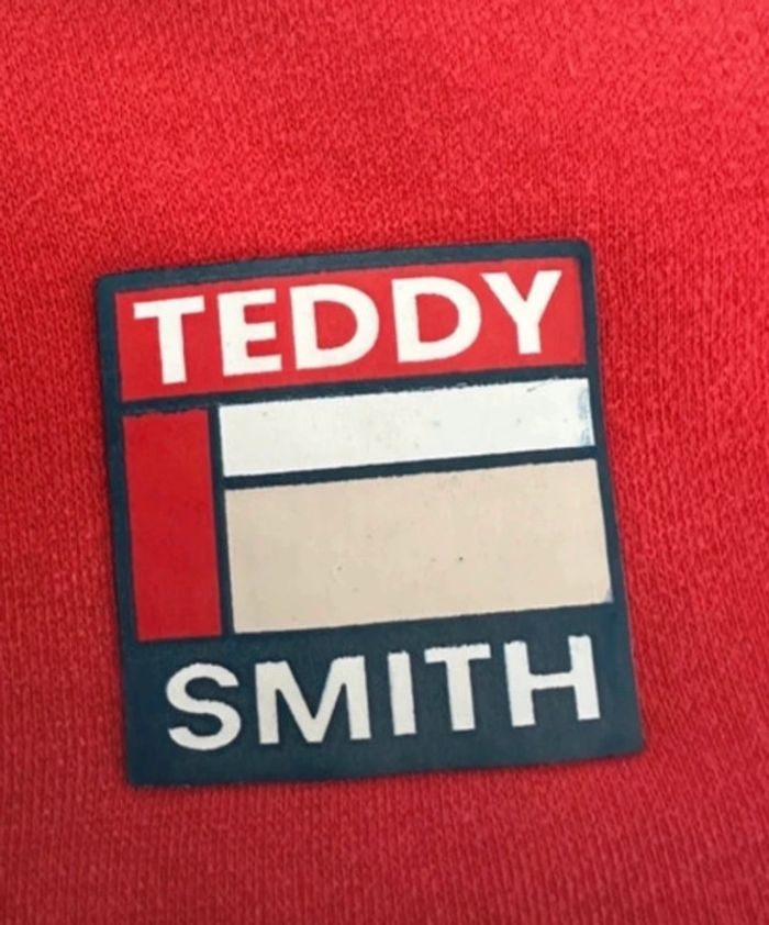 Pull a capuche rouge taille Teddy Smith - photo numéro 4