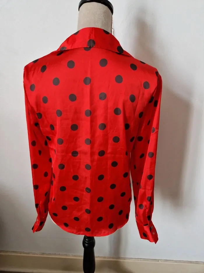 Chemise rouge a pois noir shein taille s - photo numéro 2