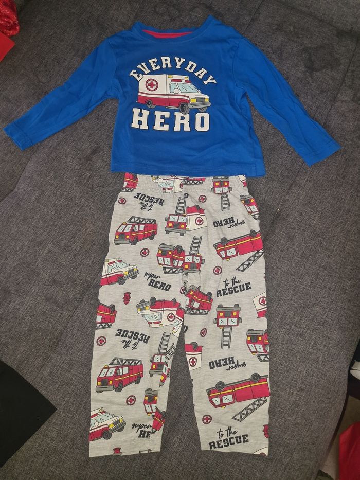 Pijamas - photo numéro 2