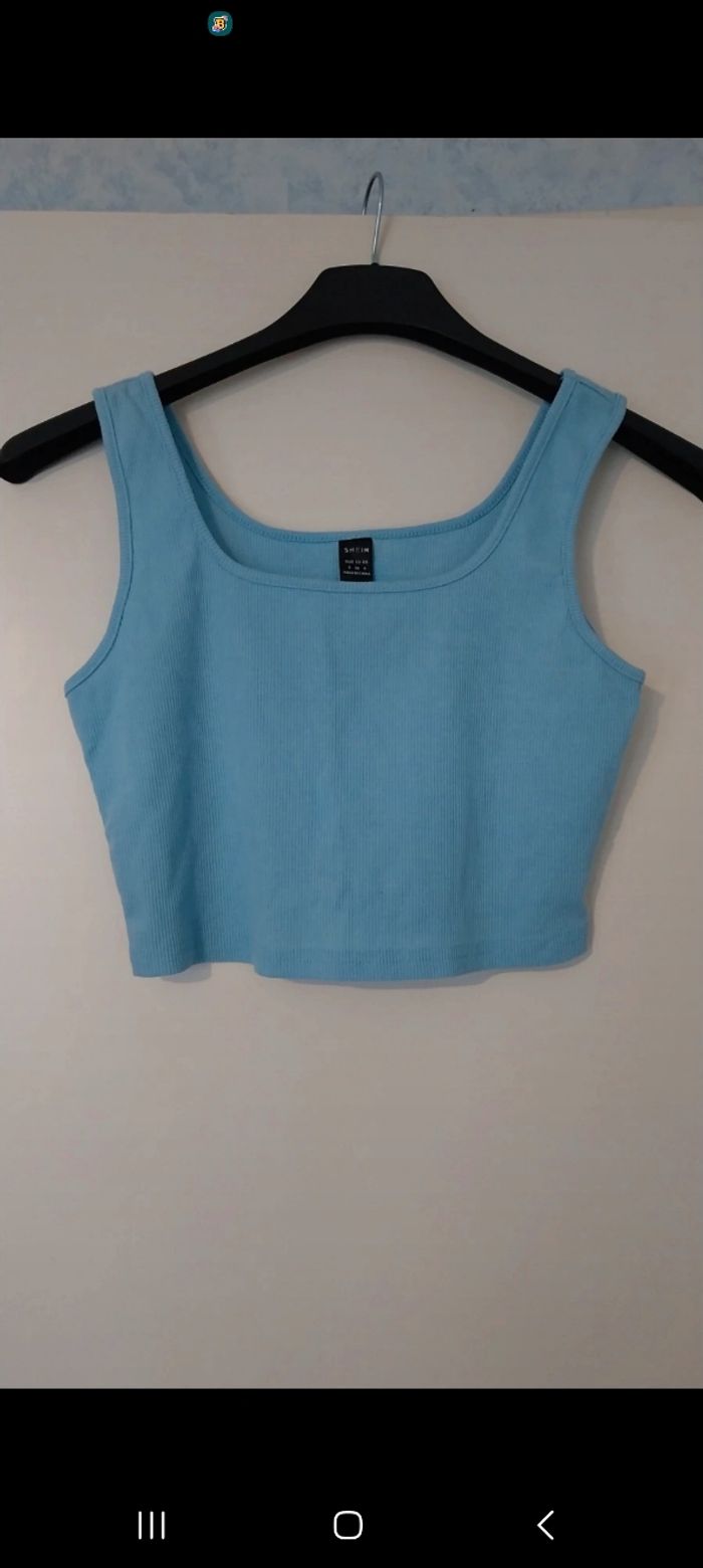Crop top
