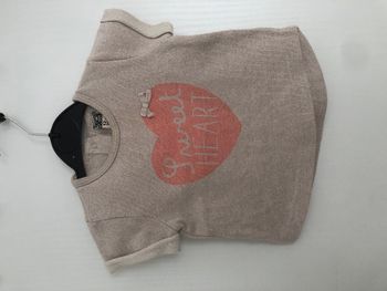 Haut fille, Tape à l'oeil