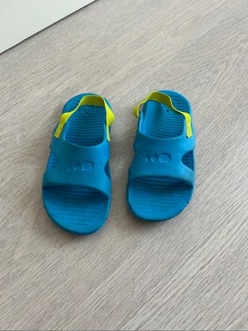 Sandales piscine T27