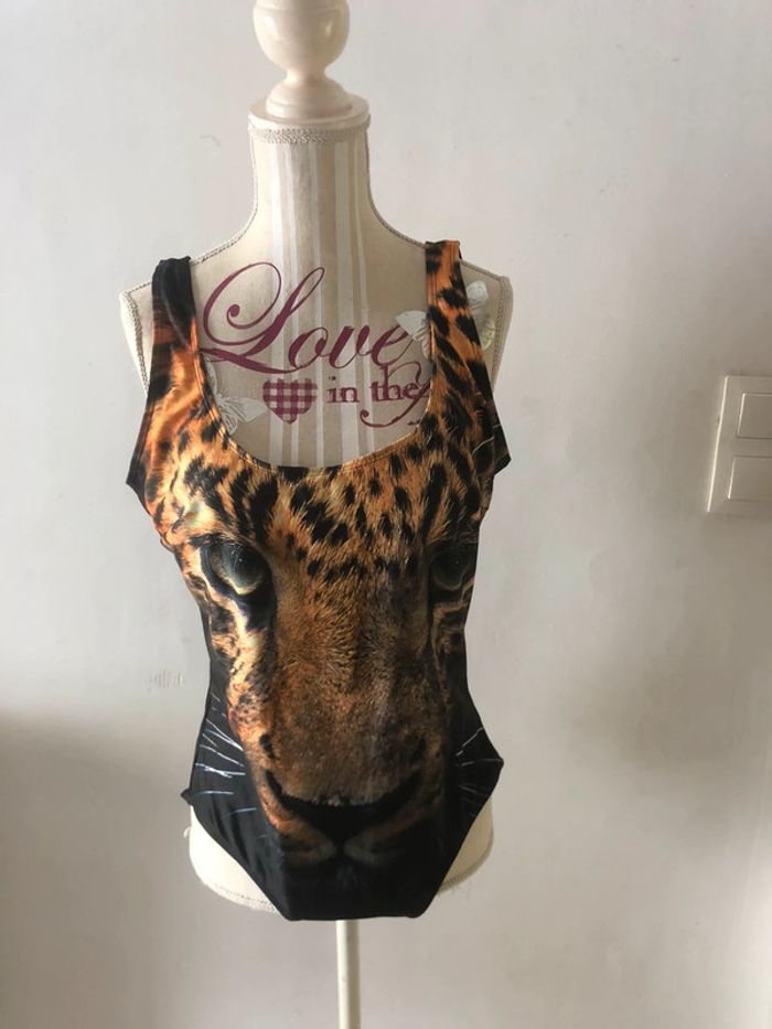 Sublime maillot de bain motif tête de léopard taille 42 très bon état - photo numéro 4
