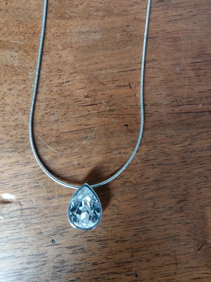 Collier avec pendentif Swarovski - photo numéro 2
