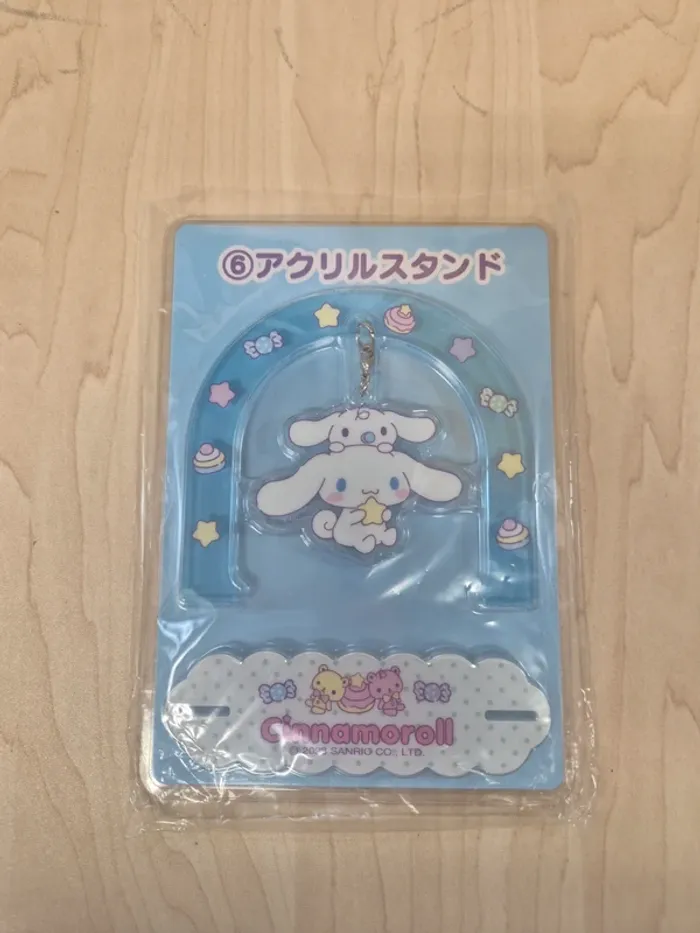 Figurine acrylique Sanrio Cinnamoroll