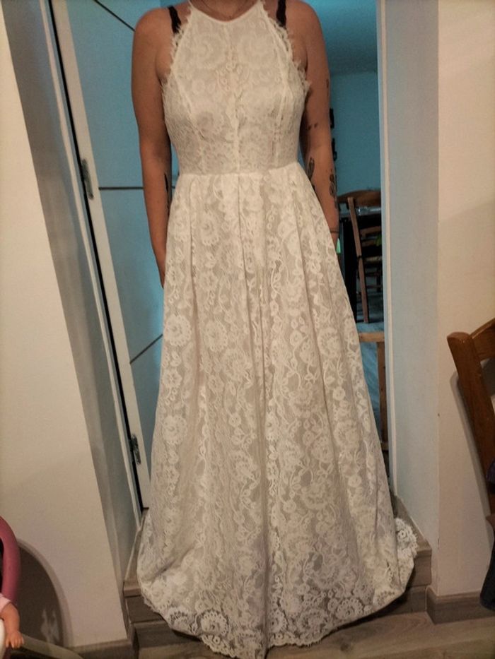 Robe de mariée en dentelle neuve taille 42