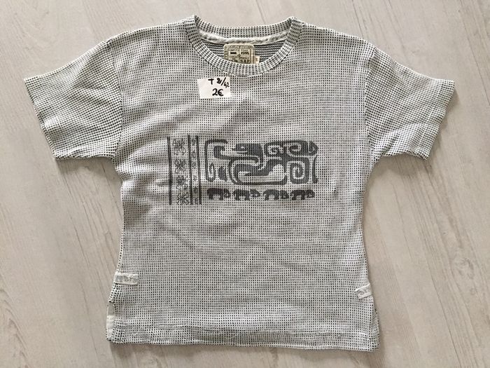 523-Tee shirt blanc/noir gaufré T 2 (42) - photo numéro 3