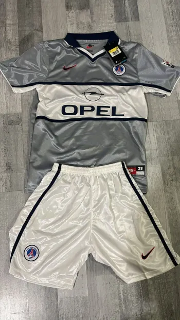 Ensemble Paris Saint Germain rétro enfant 13/14 ans – maillot + short