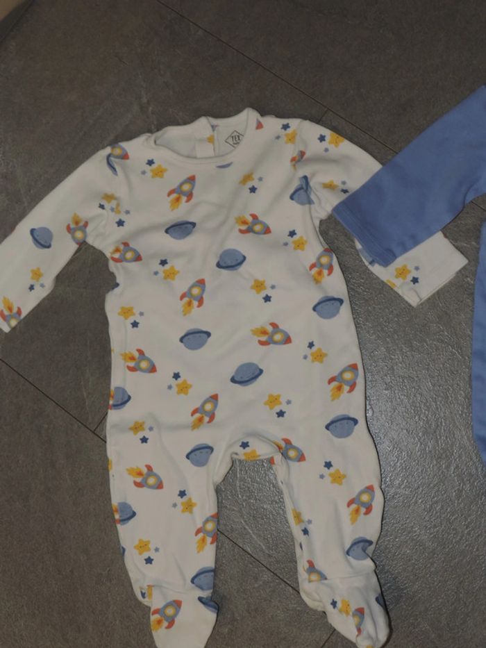 3 pyjamas tex taille 9 mois - photo numéro 2