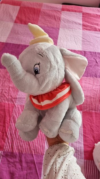 Peluche dumbo l'éléphant
Disneyland