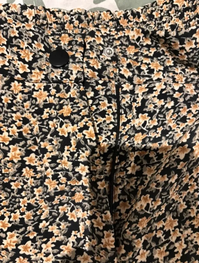 🩷 Pantalon fleuri Kaporal T.S neuf - photo numéro 3