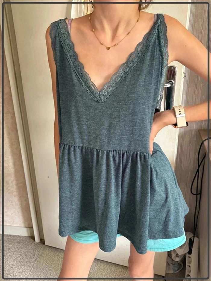 T shirt taille 42-44 (1xl) marque emery rose neuf avec étiquette *
