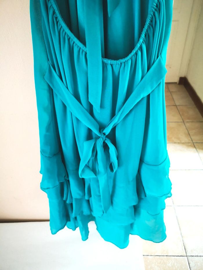 Robe dos nu à volants bleu avec strass - photo numéro 3