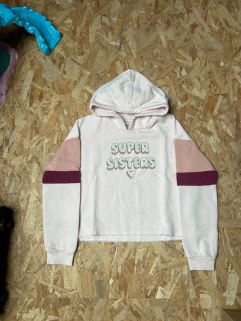 Pull 14 ans tape à l’œil