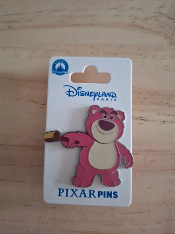 Pin's Disneyland Paris Lotso Toy Story Maillet