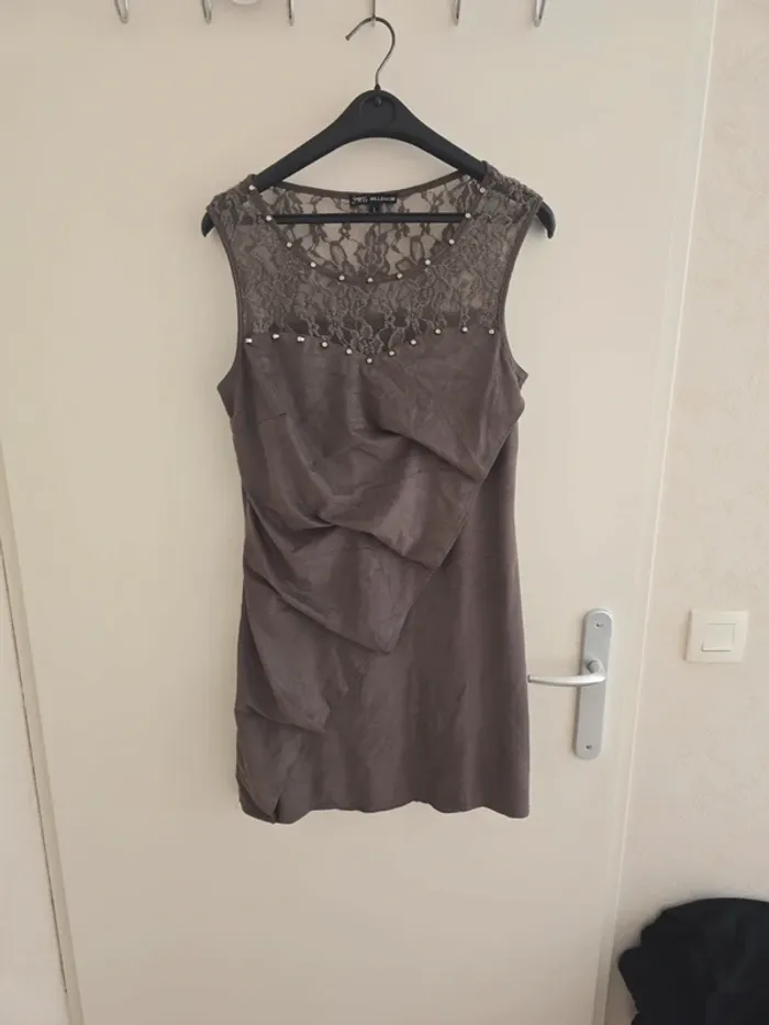 Robe taupe