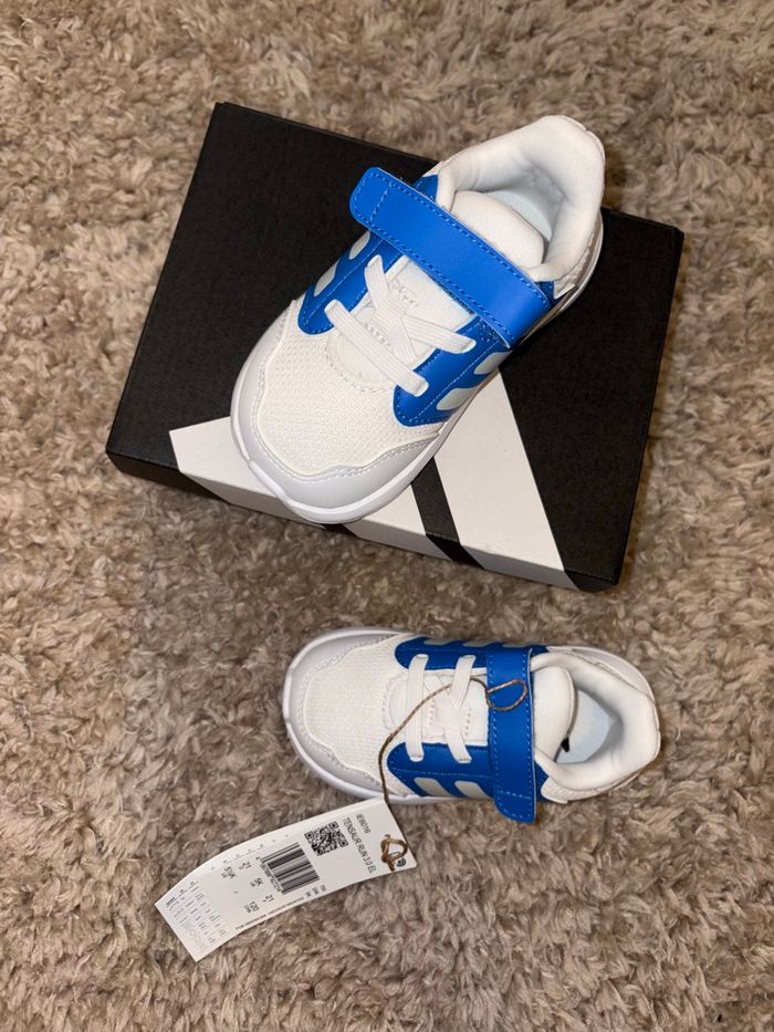 Basket adidas neuf - photo numéro 2