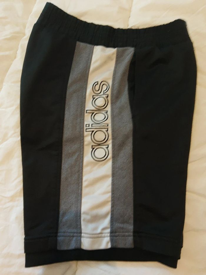 Short long Adidas Vintage taille 40