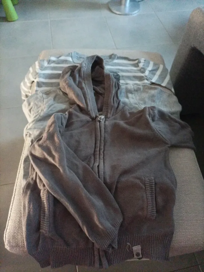 Lot de pulls - photo numéro 2