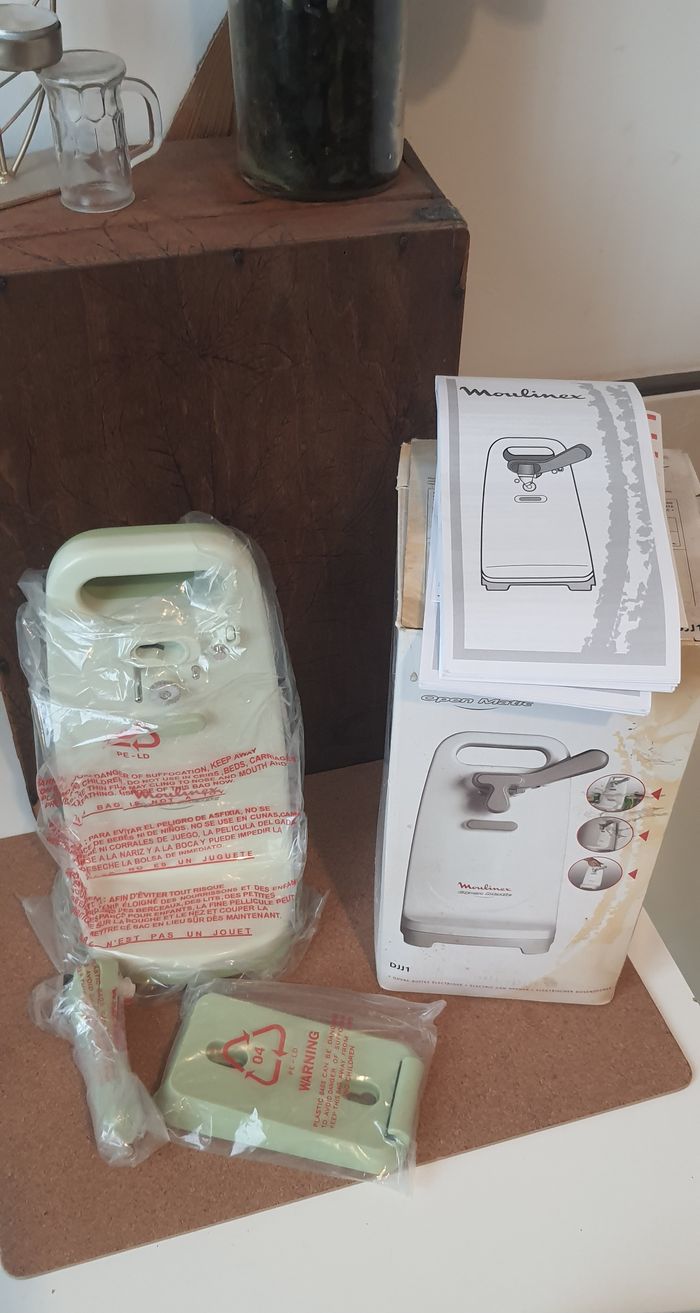 Ouvre boite éléctrique "Moulinex" neuf - photo numéro 3