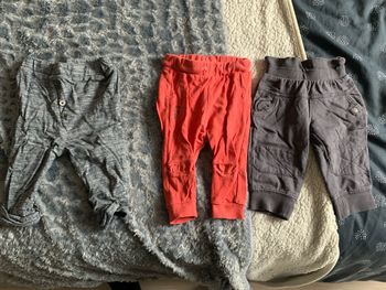 3 joggings garçon 12 mois