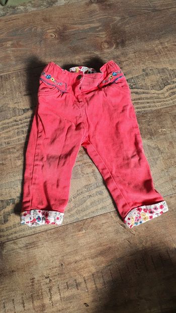 Pantalon Sergent major 9 mois mais convient à du 12 mois en très bon état